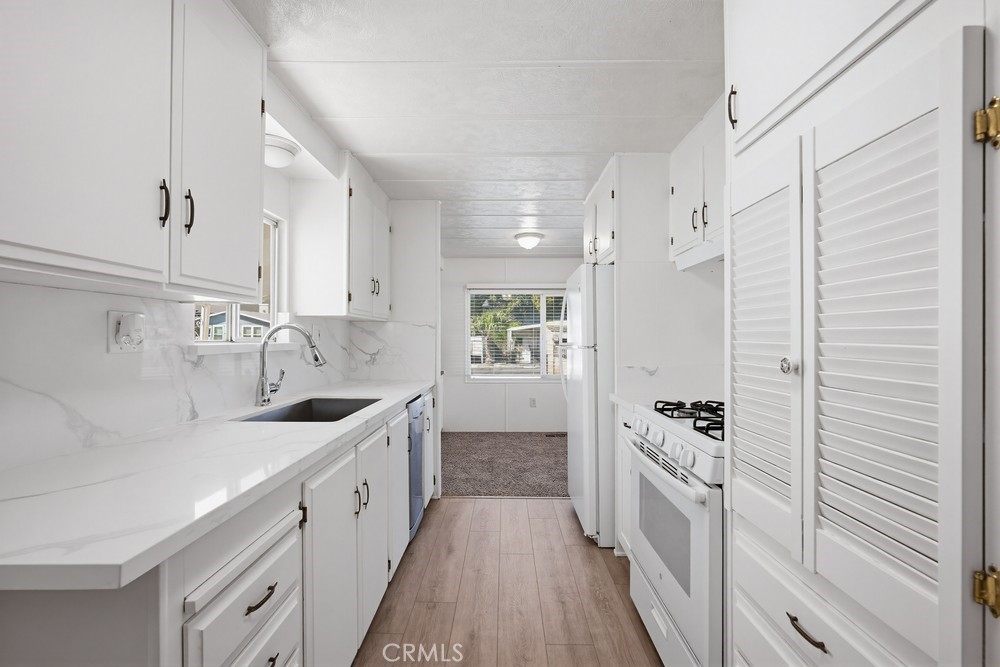 655 E Main Street 9 Property Photo 3