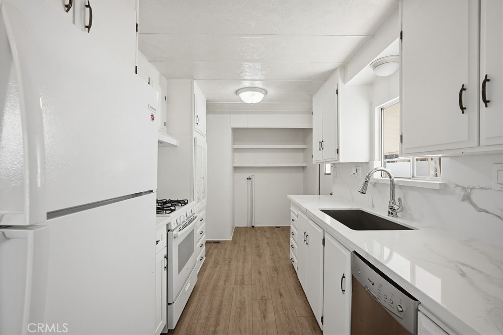 655 E Main Street 9 Property Photo 5