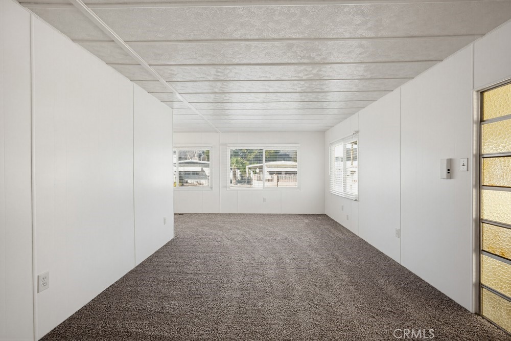 655 E Main Street 9 Property Photo 9