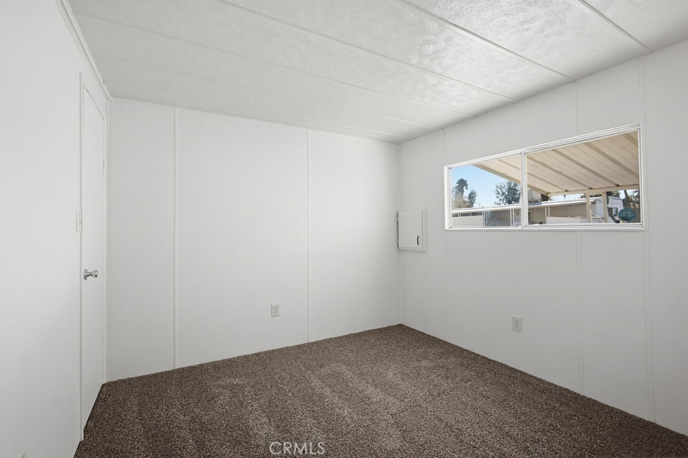 655 E Main Street 9 Property Photo 15