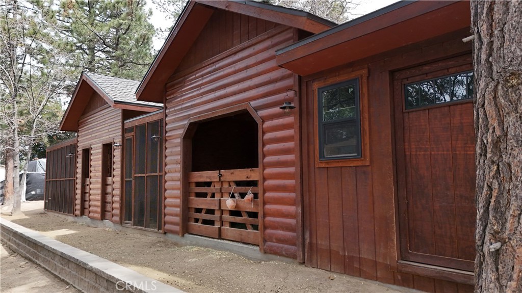 32425 Snowshoe Property Photo 4