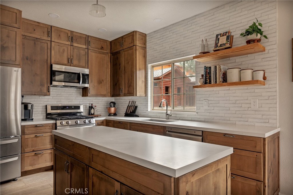 32425 Snowshoe Property Photo 7