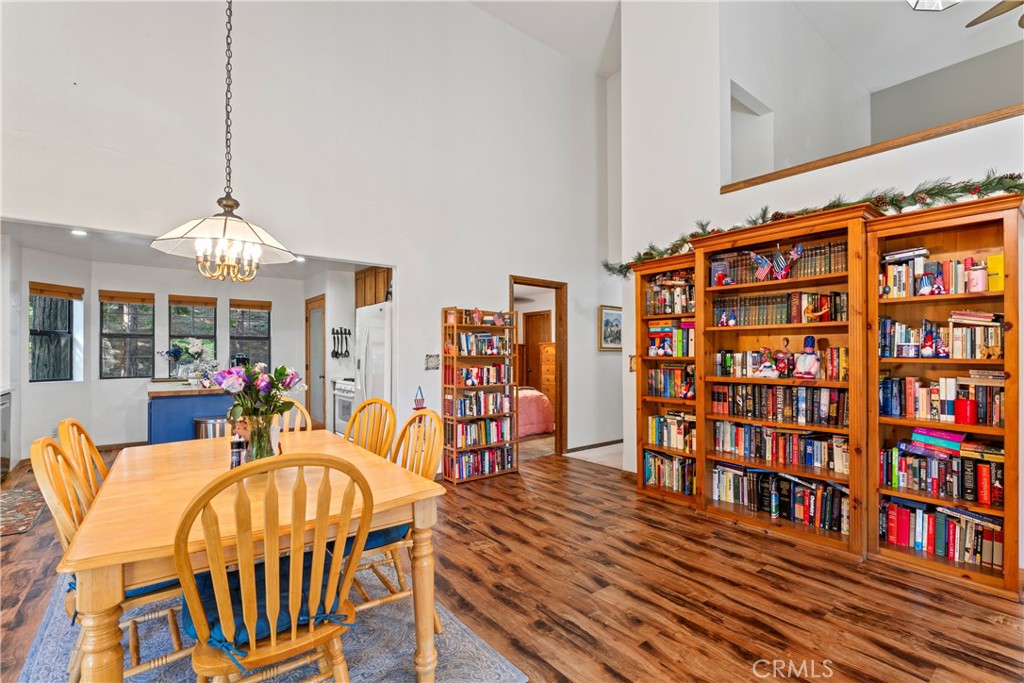 27528 Ashwood Lane Property Photo 6