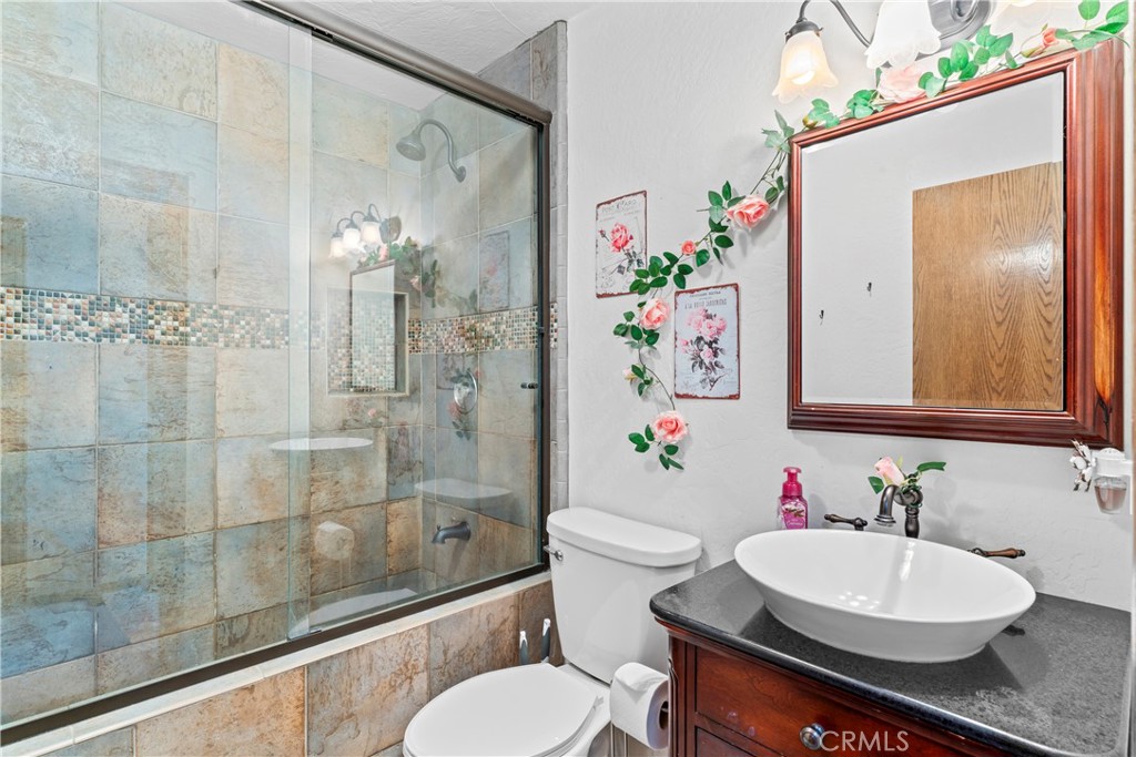 27528 Ashwood Lane Property Photo 17