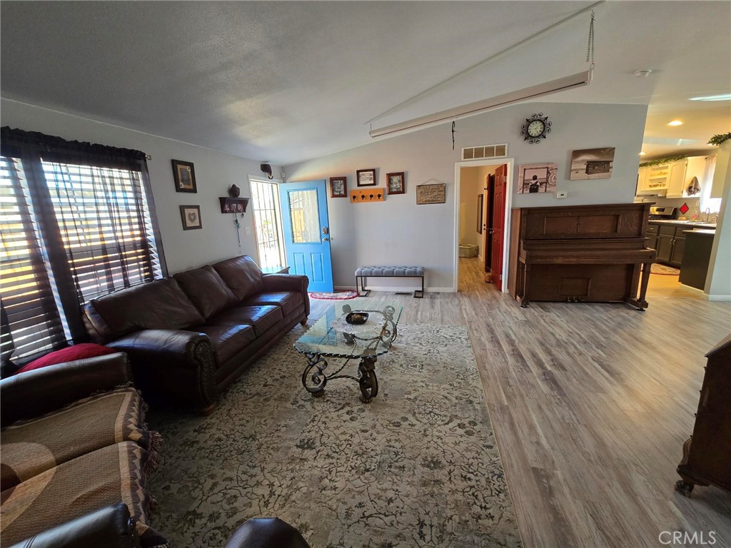 5384 Mariposa Property Photo 8