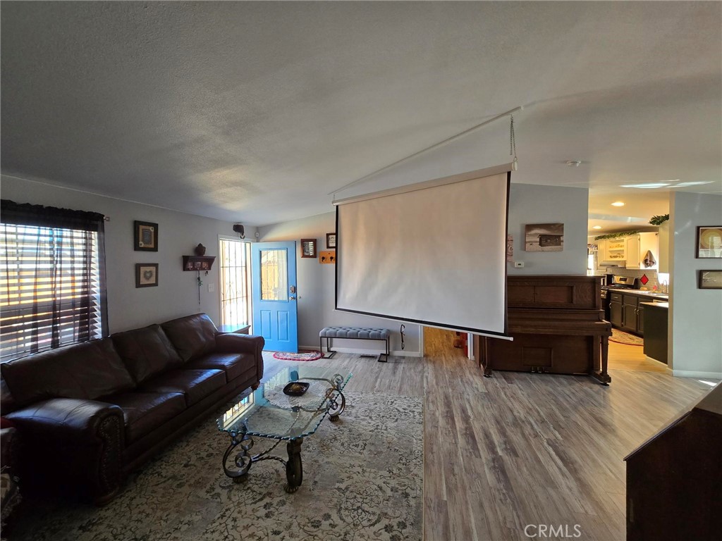 5384 Mariposa Property Photo 9