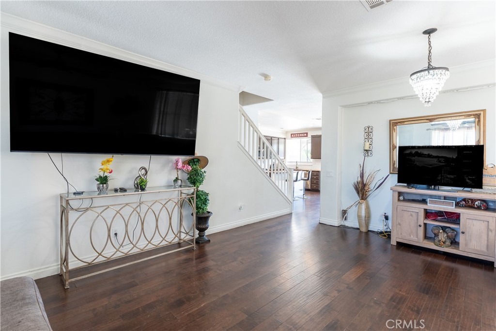 3807 Seattle St Property Photo 5