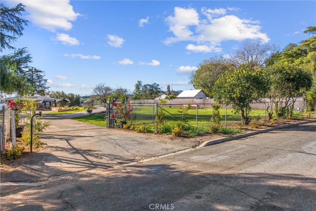 33574 Washington Drive Property Photo 4