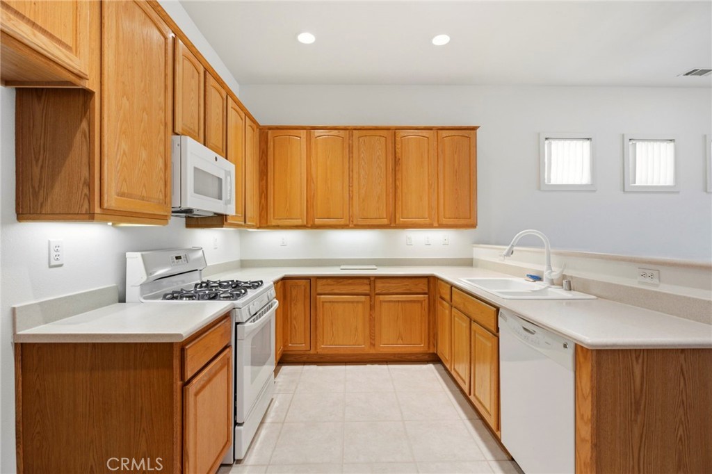 4956 Rolling Hills Avenue Property Photo 6