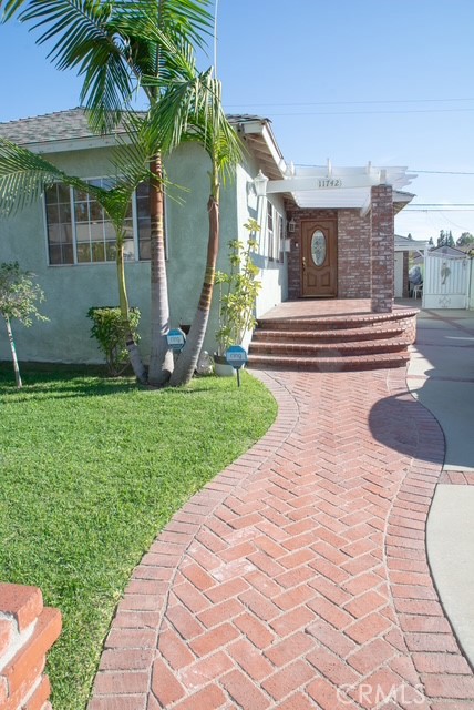 11742 Terradell Property Photo 4