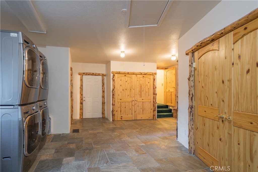 1901 State Court Property Photo 22