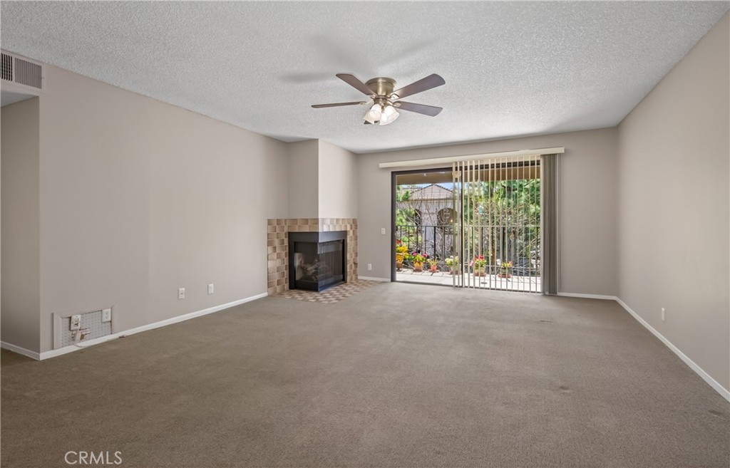 246 E Fern 205 Property Photo 5