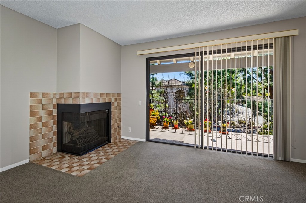 246 E Fern 205 Property Photo 6