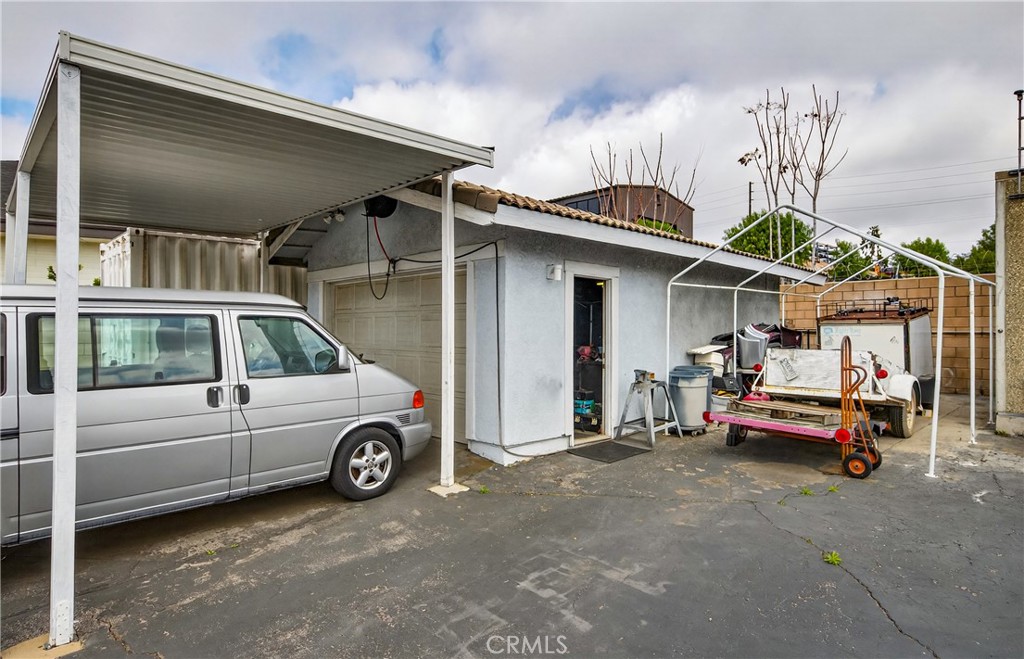 31650 Dunlap Property Photo 8