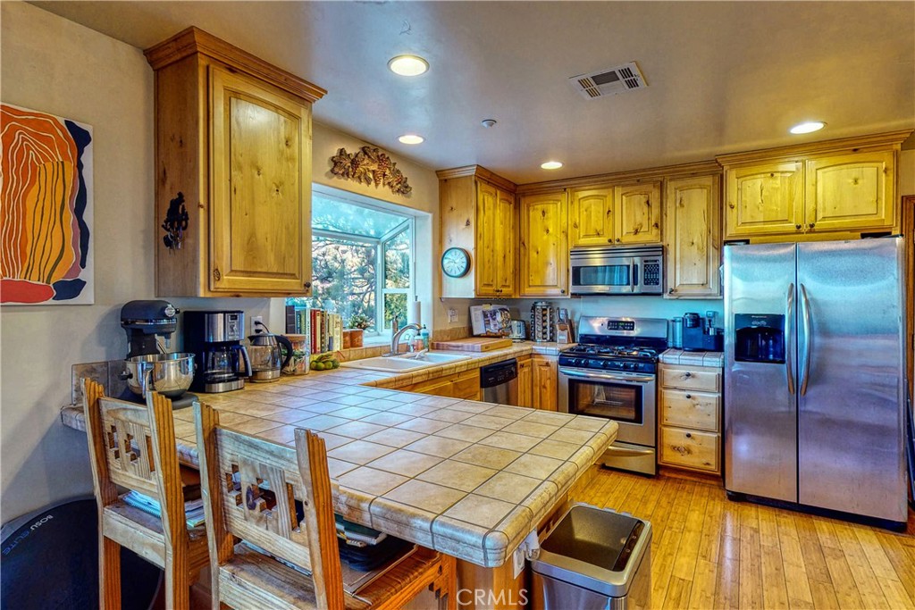 863 Grass Valley Property Photo 3