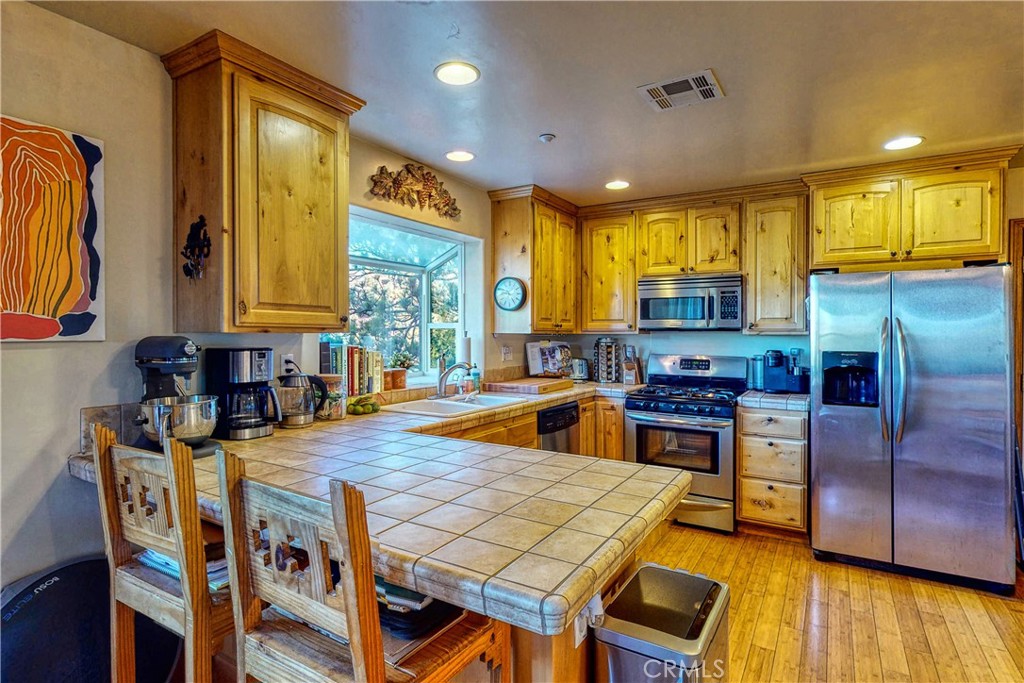 863 Grass Valley Property Photo 3