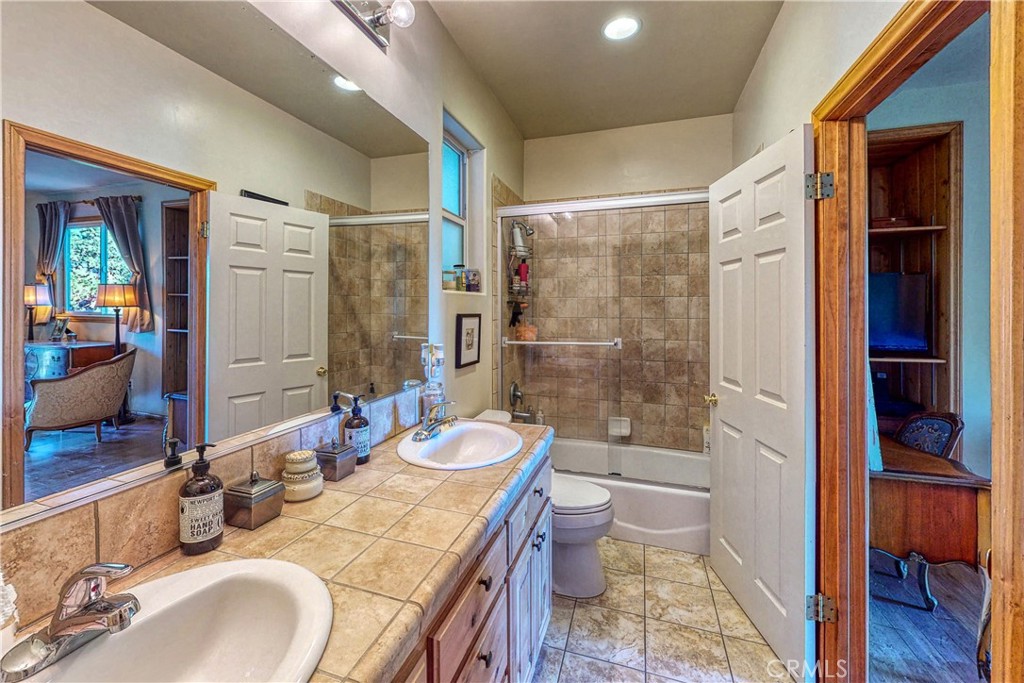 863 Grass Valley Property Photo 11