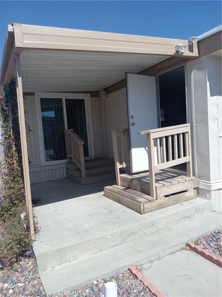 1600 S San Jacinto Avenue 52 Property Photo 2