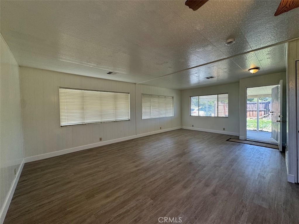 38275 Kirby Property Photo 3