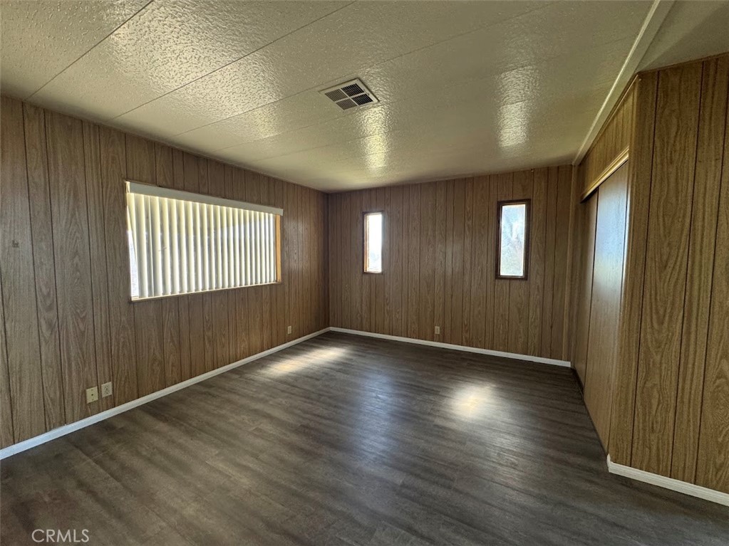 38275 Kirby Property Photo 14