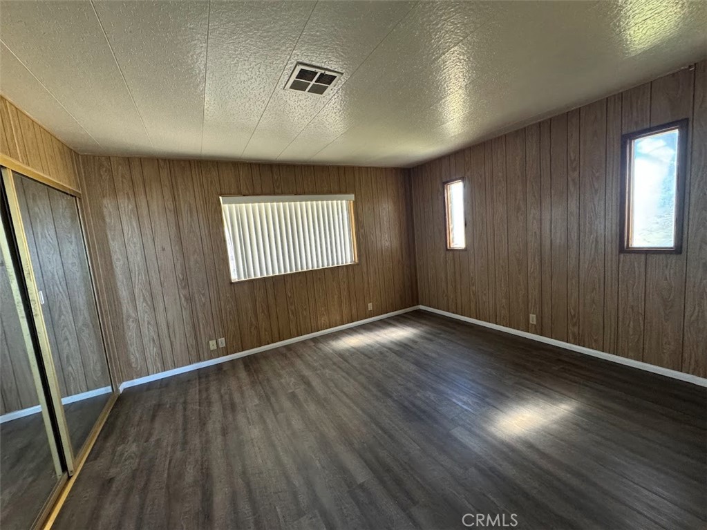 38275 Kirby Property Photo 15