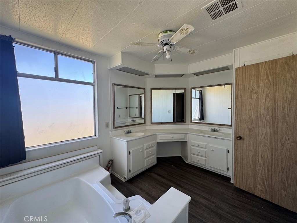 38275 Kirby Property Photo 17