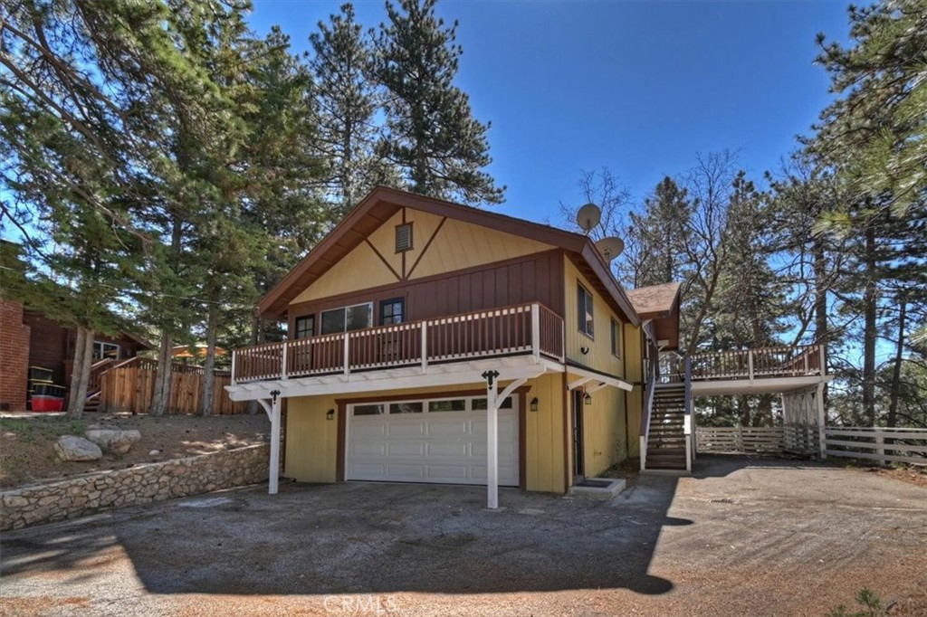 30573 Live Oak Property Photo 4
