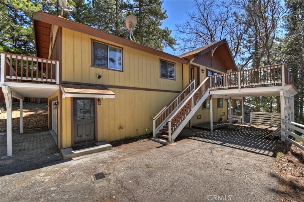 30573 Live Oak Property Photo 5