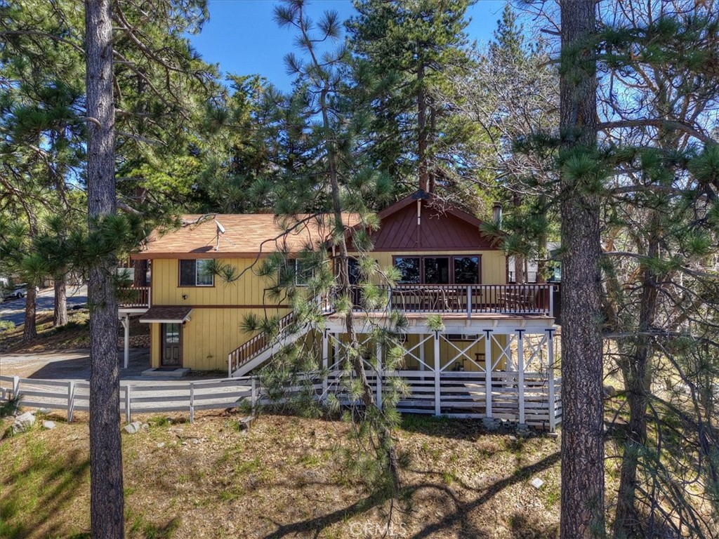 30573 Live Oak Property Photo 7