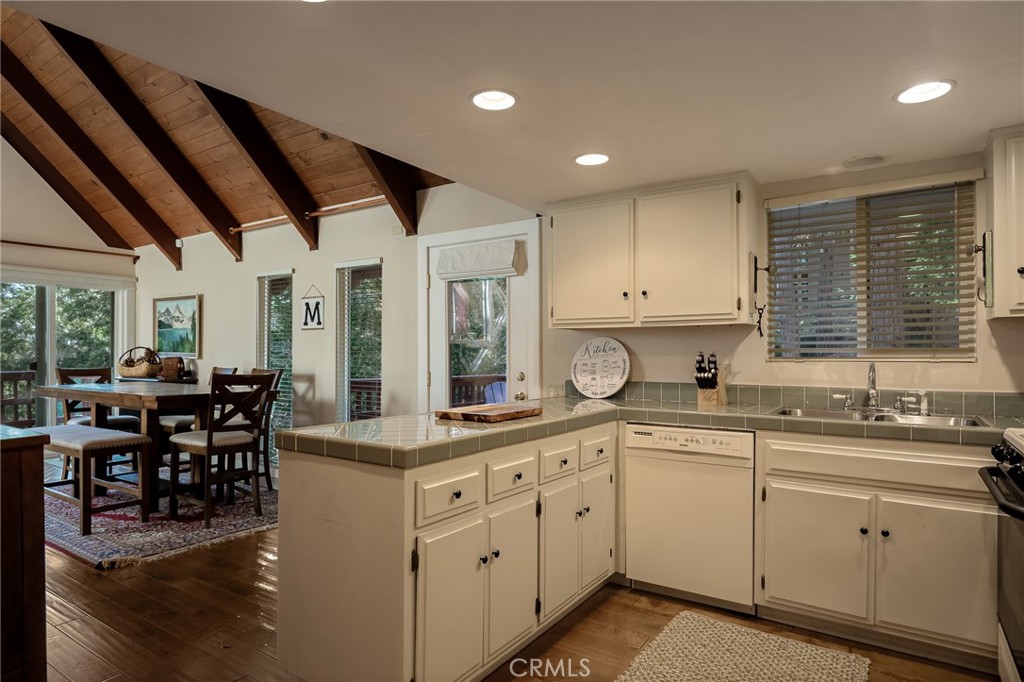 831 Nadelhorn Property Photo 7