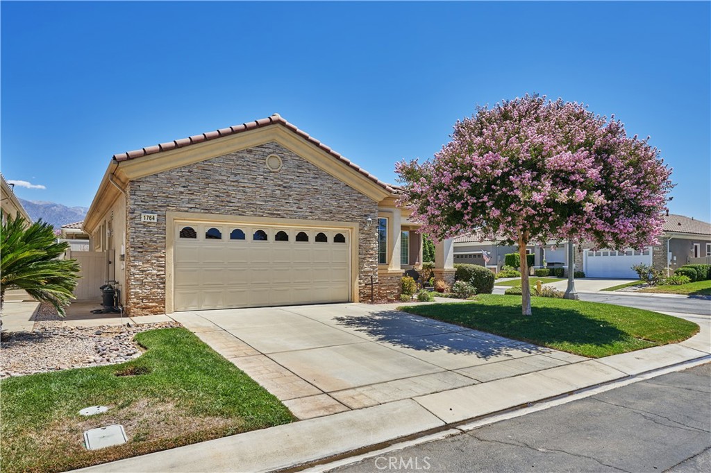 1764 Muirfield Property Photo 1