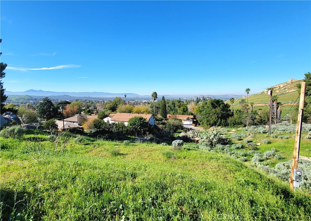 2935 Galaxie Heights Road Property Photo 4