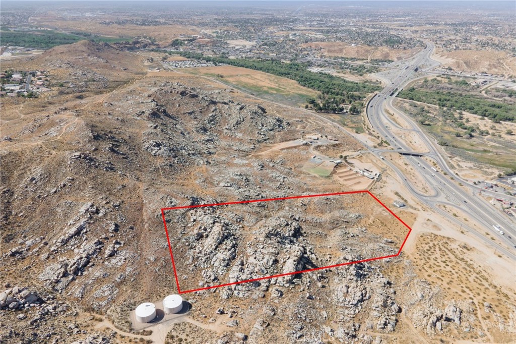 0 I-15 Property Photo 3