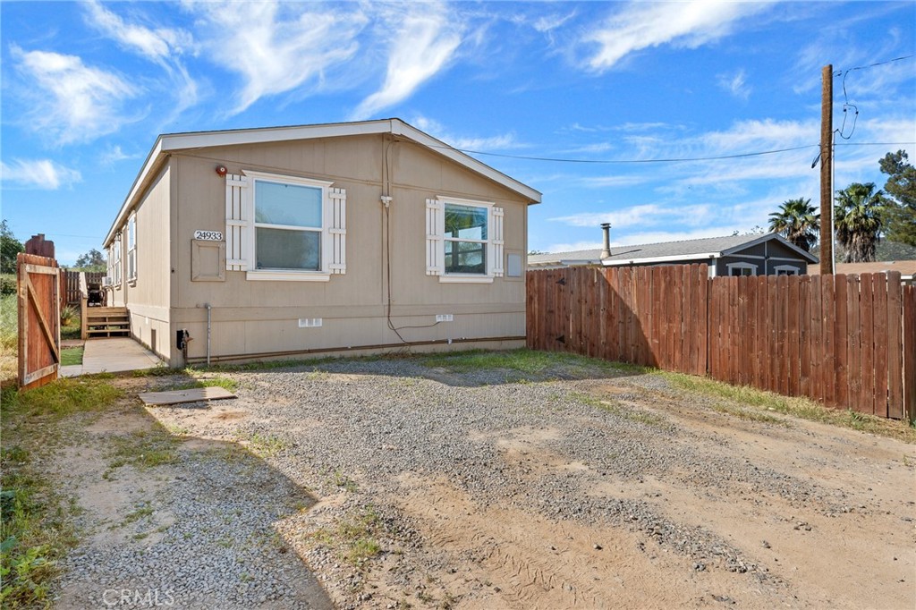 24933 Fir Street Property Photo 8