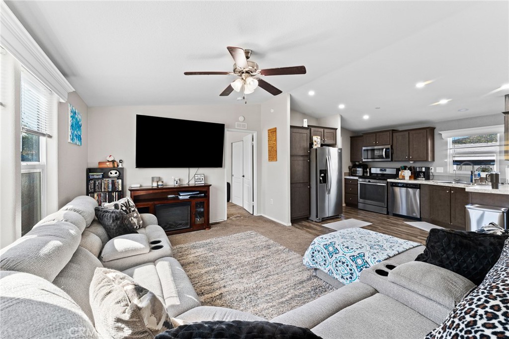 24933 Fir Street Property Photo 12