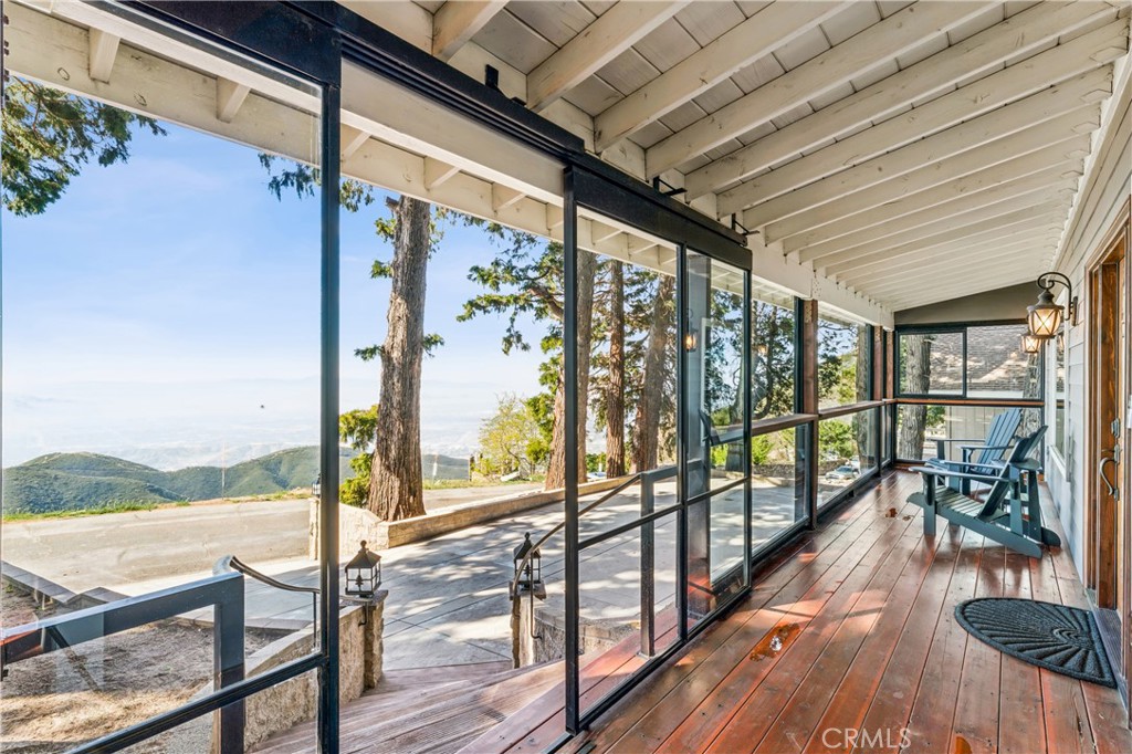 22988 Valley View Property Photo 1