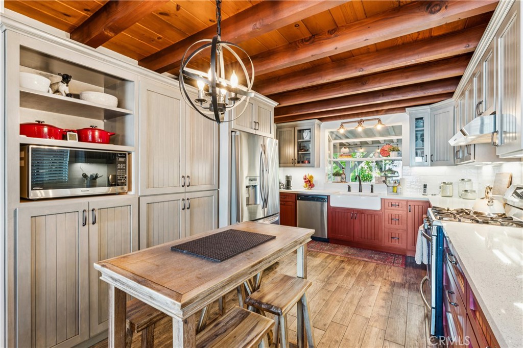 22988 Valley View Property Photo 9