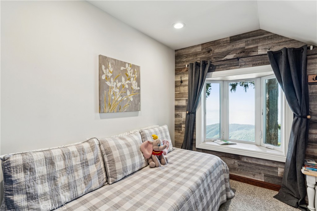 22988 Valley View Property Photo 18