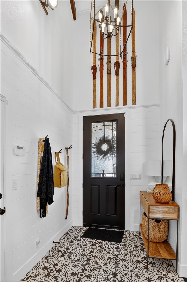 27604 Matterhorn Drive Property Photo 6