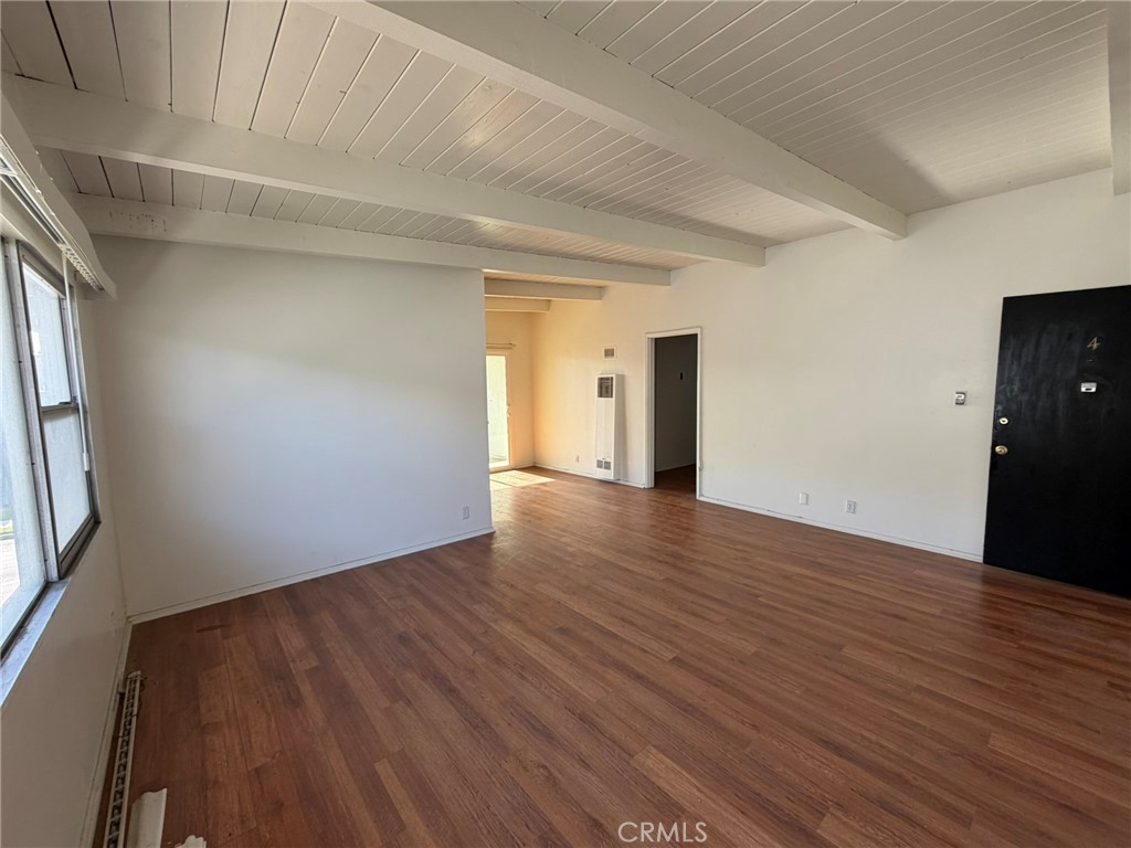 1606 Barry Property Photo 6
