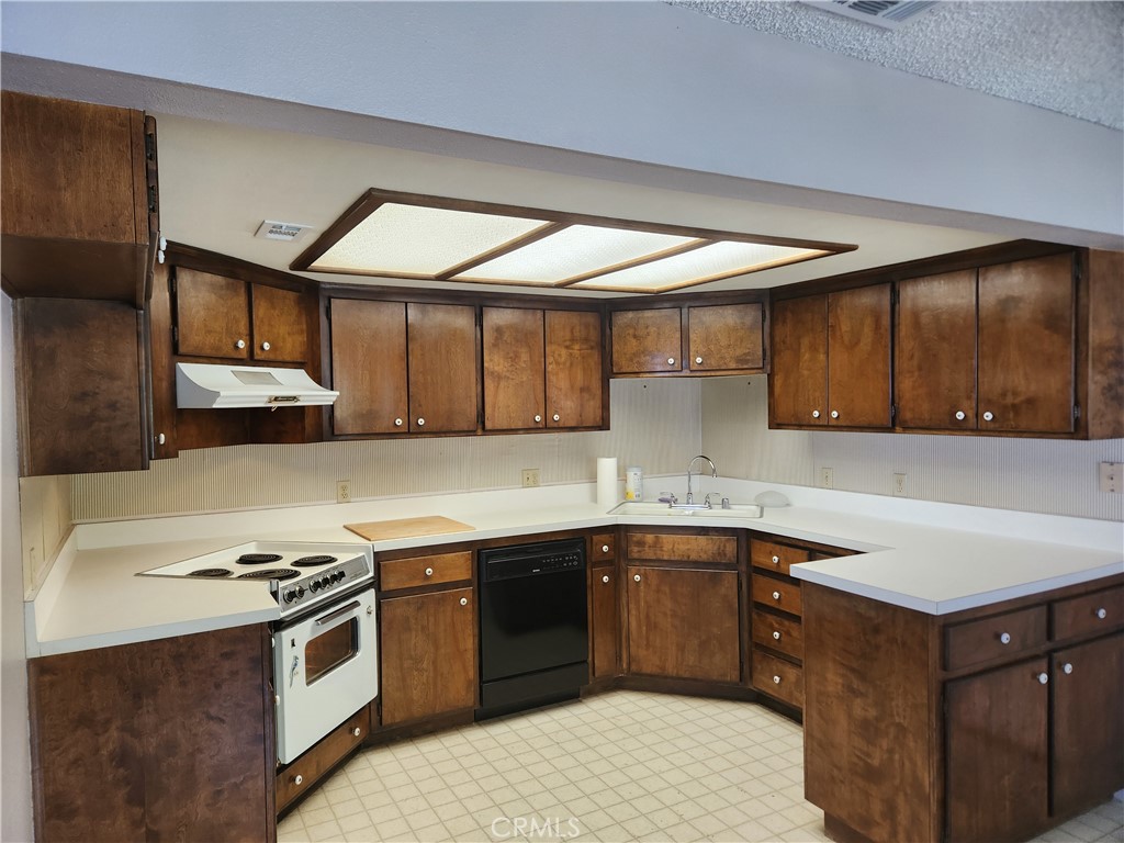 13894 Meadow Property Photo 5