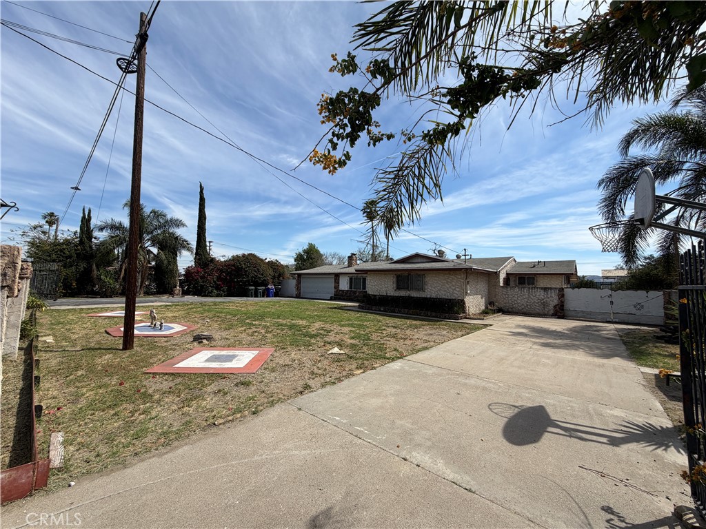 14667 Boyle Avenue Property Photo 9