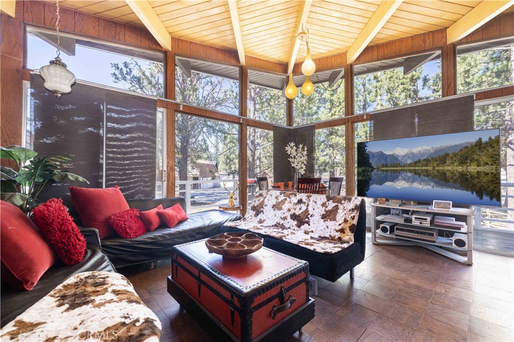 236 Zaca Property Photo 3
