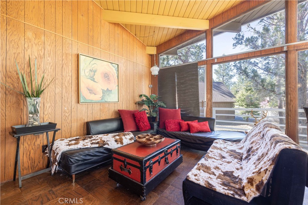 236 Zaca Property Photo 4