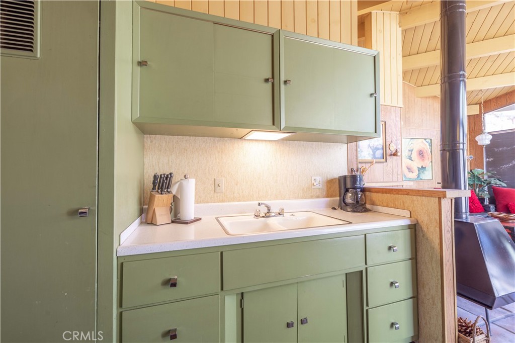 236 Zaca Property Photo 8
