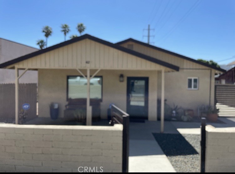 402 E Ramsey
