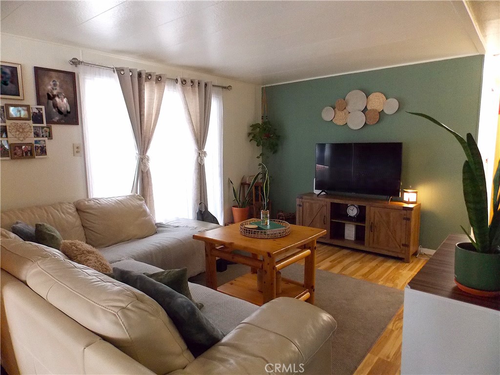 21922 Ottawa Road 14 Property Photo 6