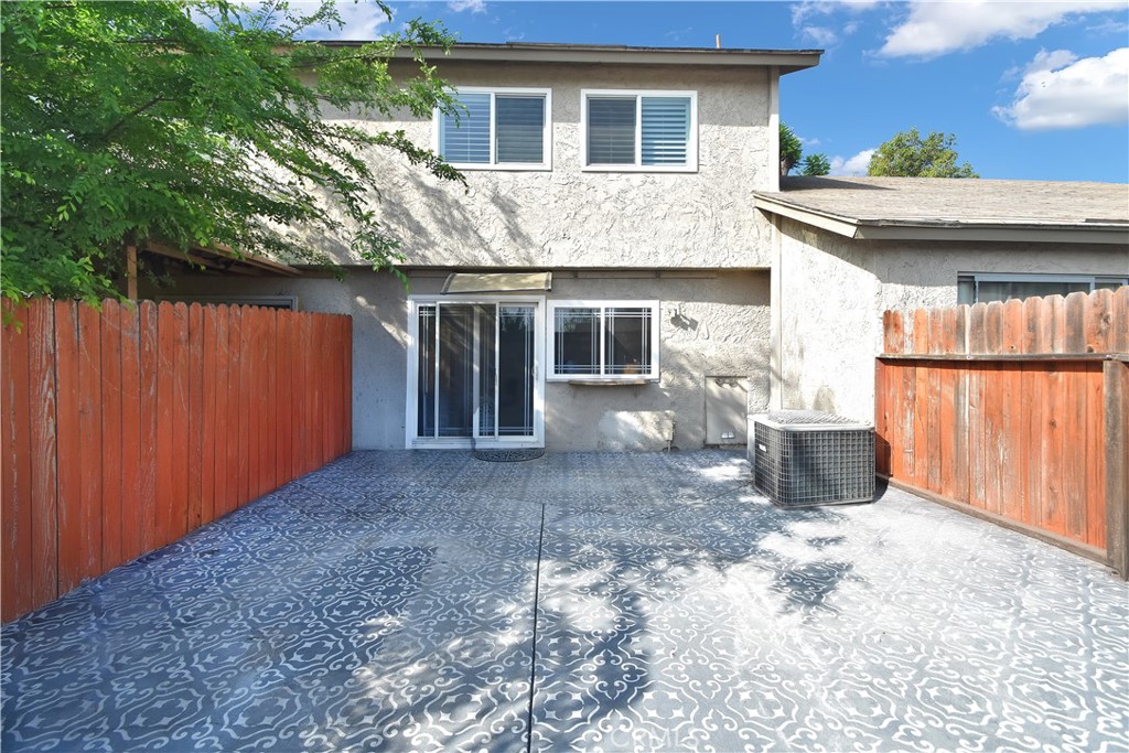 608 Francine Court Property Photo 8