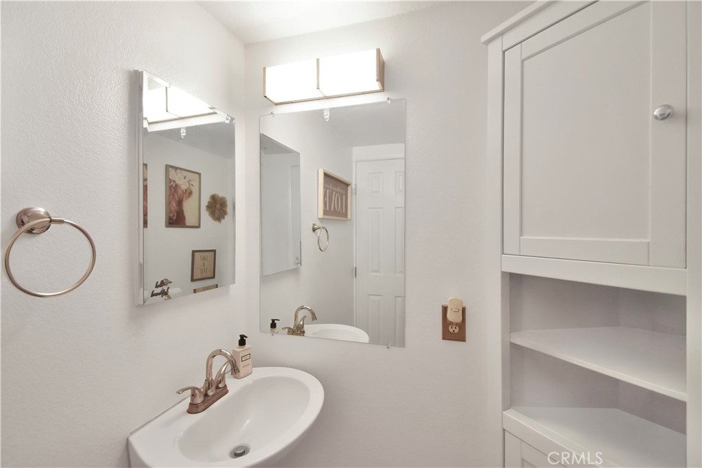608 Francine Court Property Photo 9