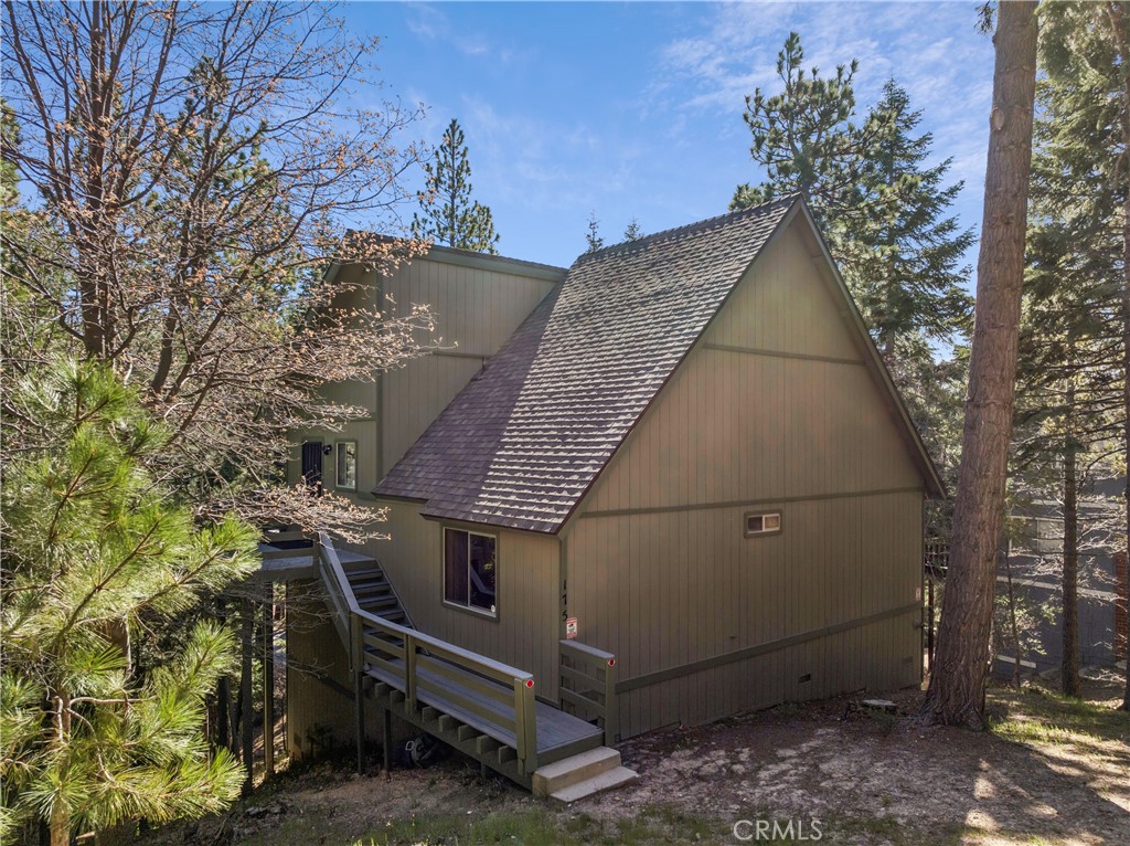 175 Massive Property Photo 2